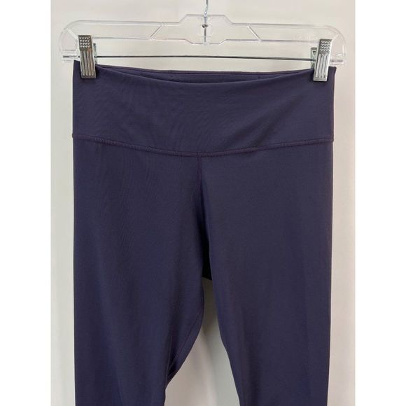 Nike Dri Fit Sz M Plum Purple Capri Leggings - Picture 2 of 6